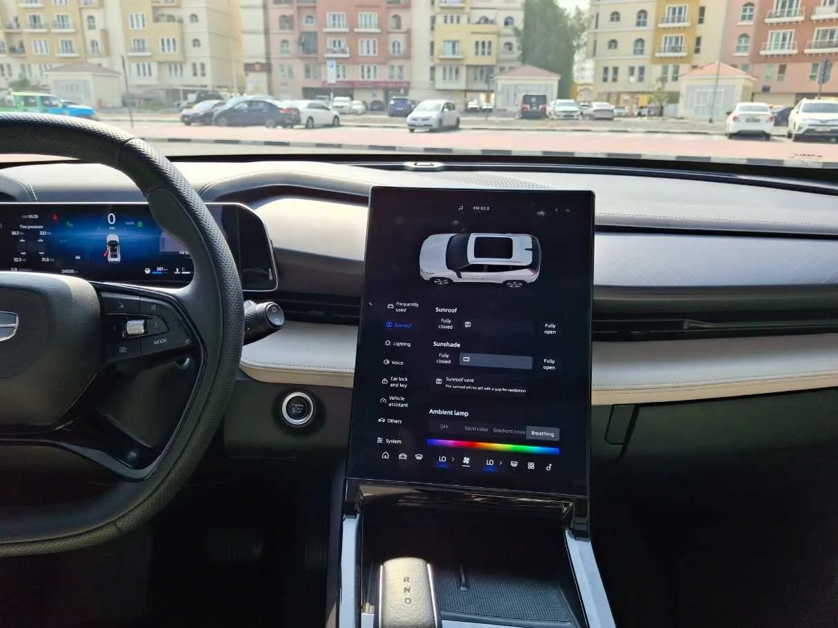 Car image 16