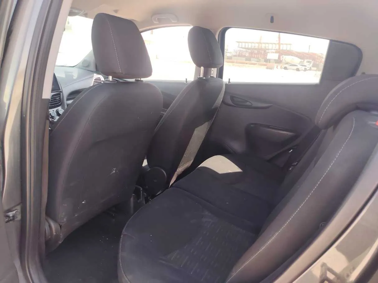 Car image 17