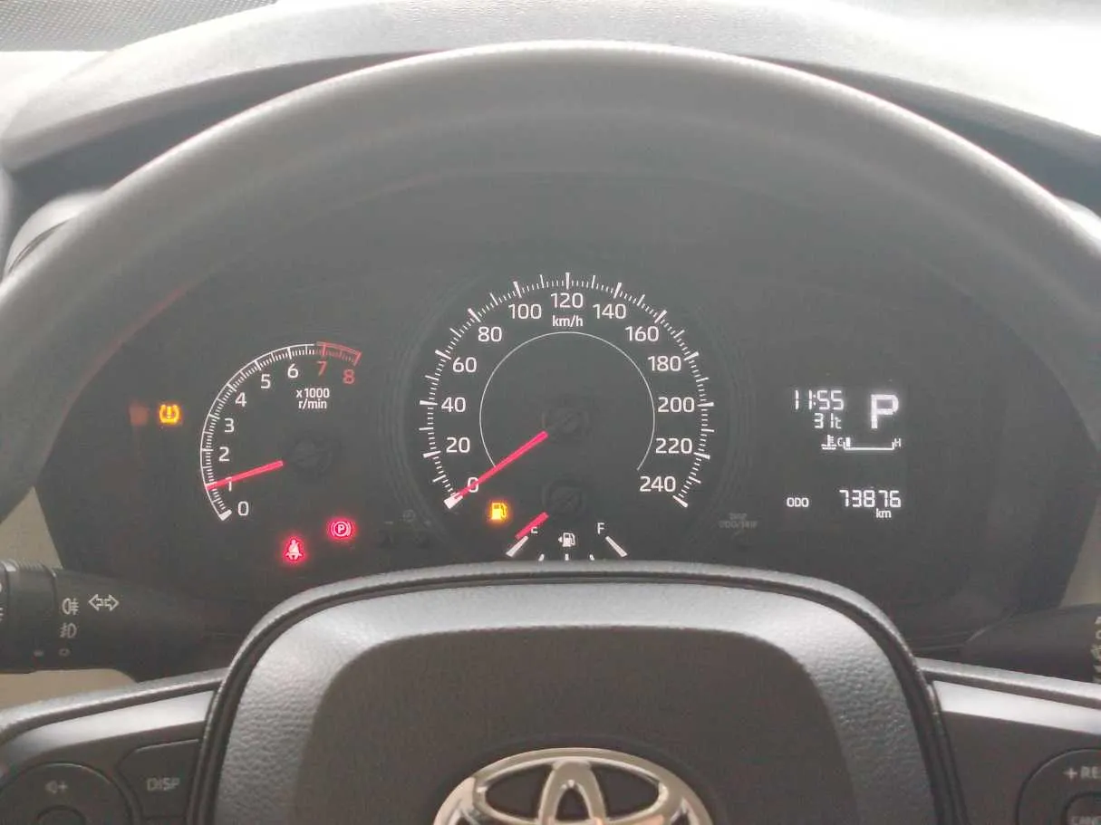 Car image 24