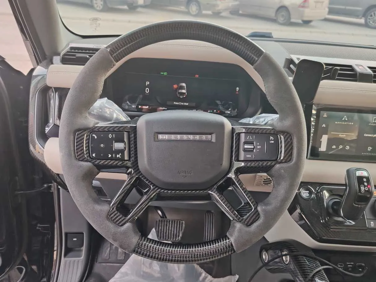 Car image 19