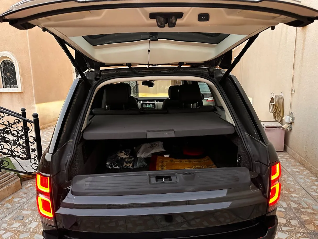 Car image 25