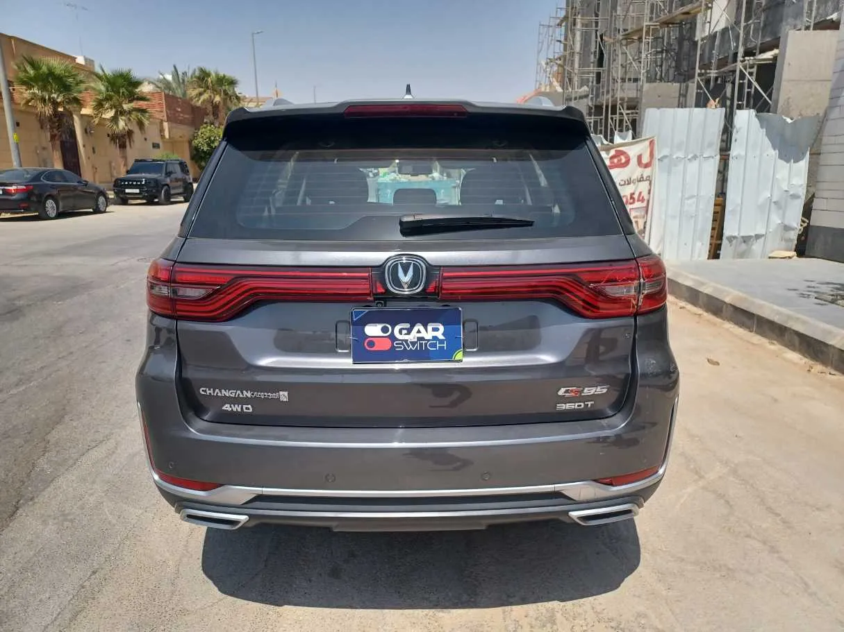 Car image 6