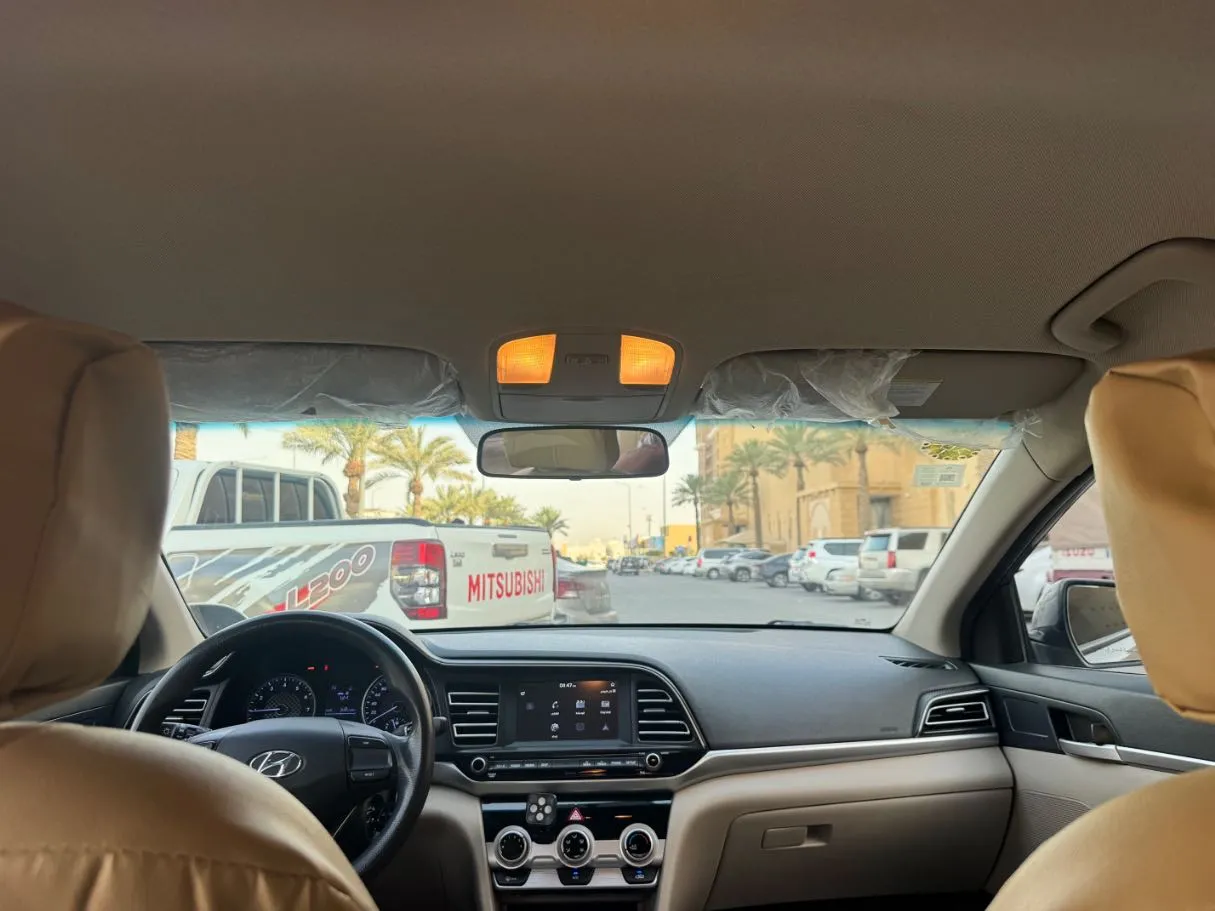 Car image 15