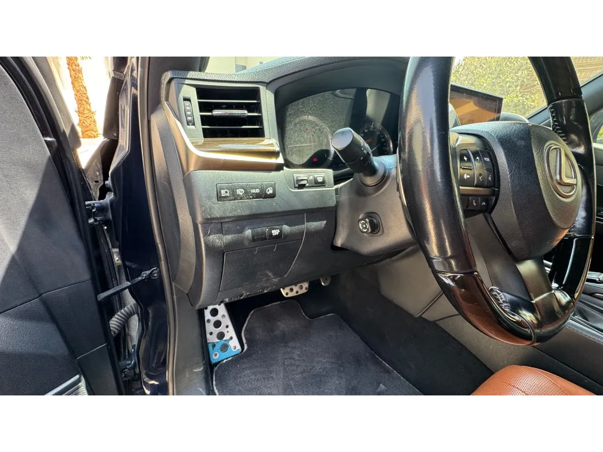Car image 31