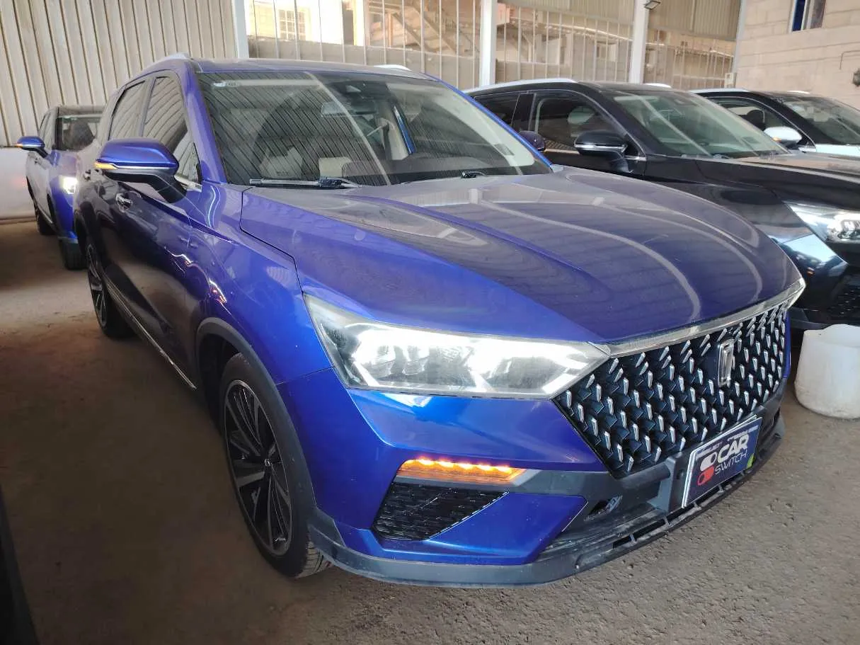 Car image 3