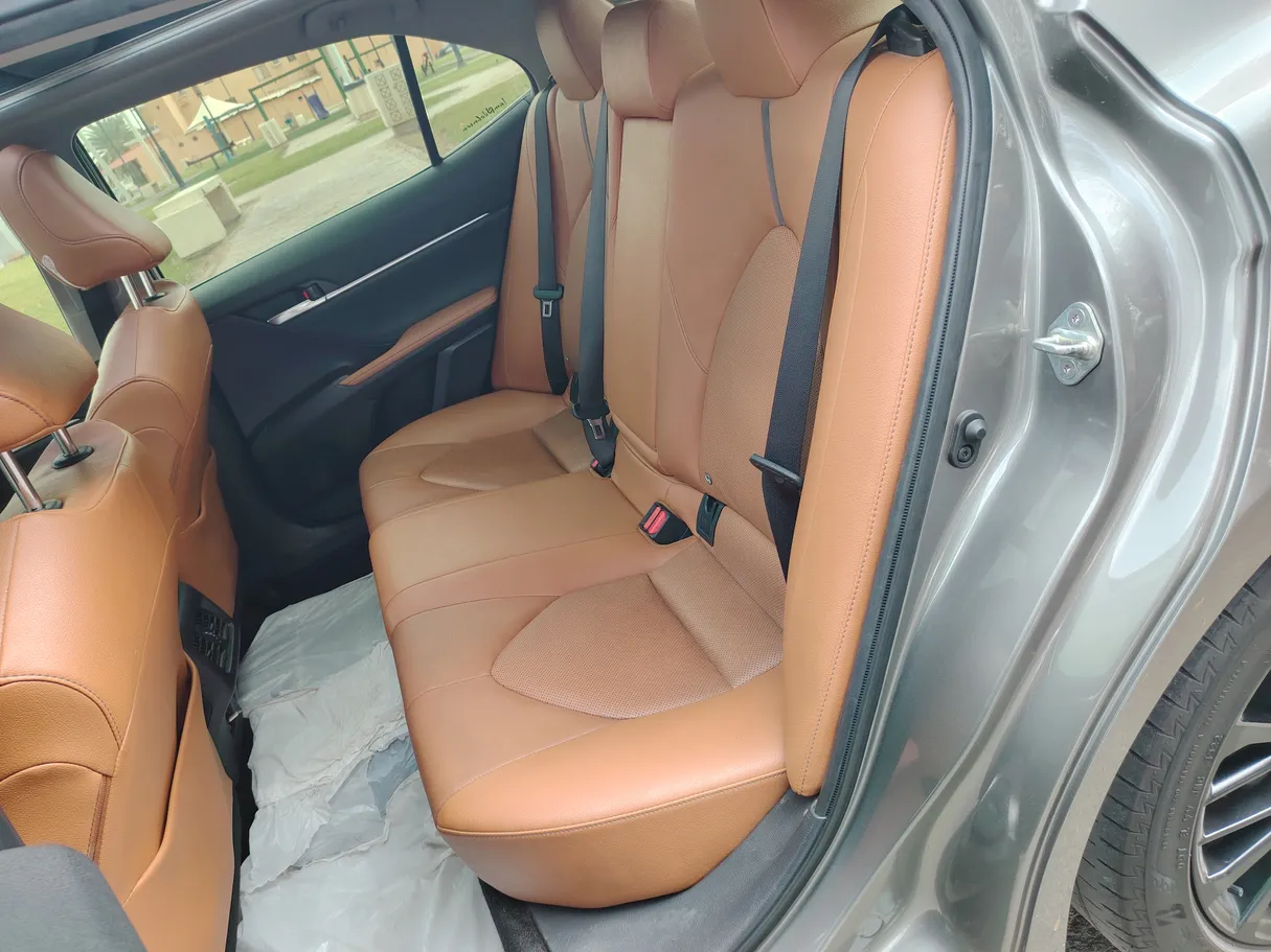 Car image 15