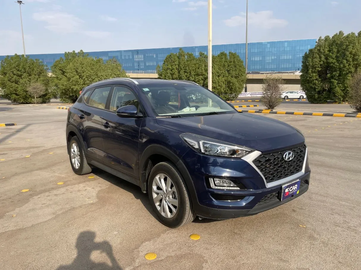 Car image 3