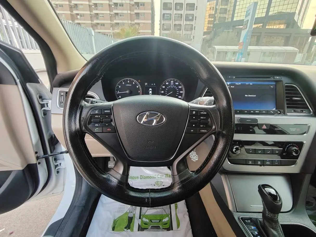Car image 22