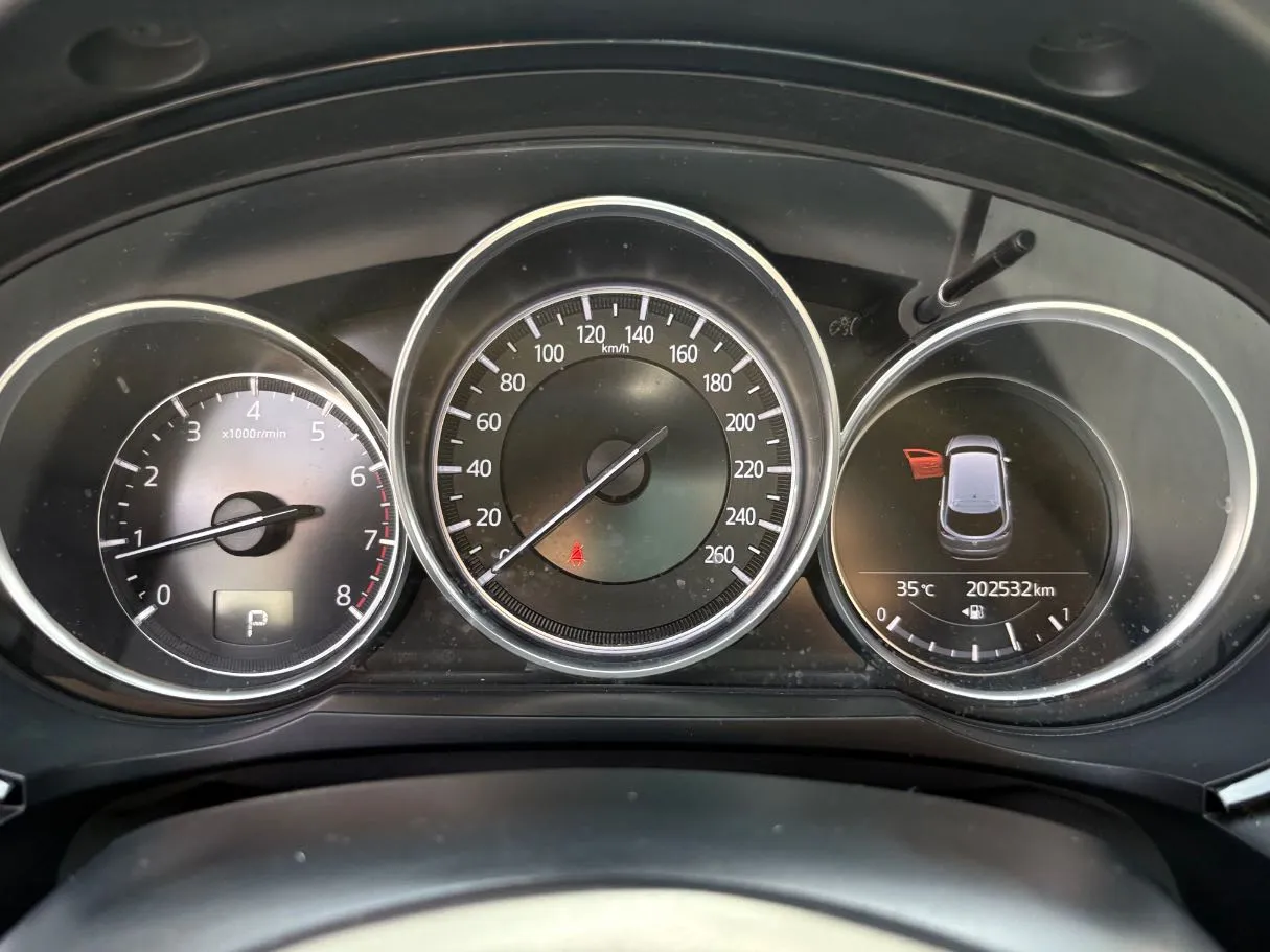 Car image 23
