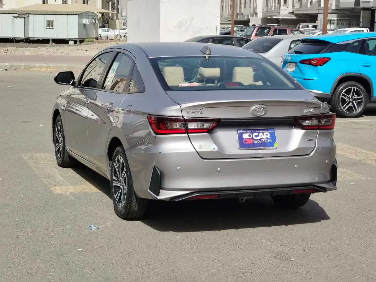 Car image 7