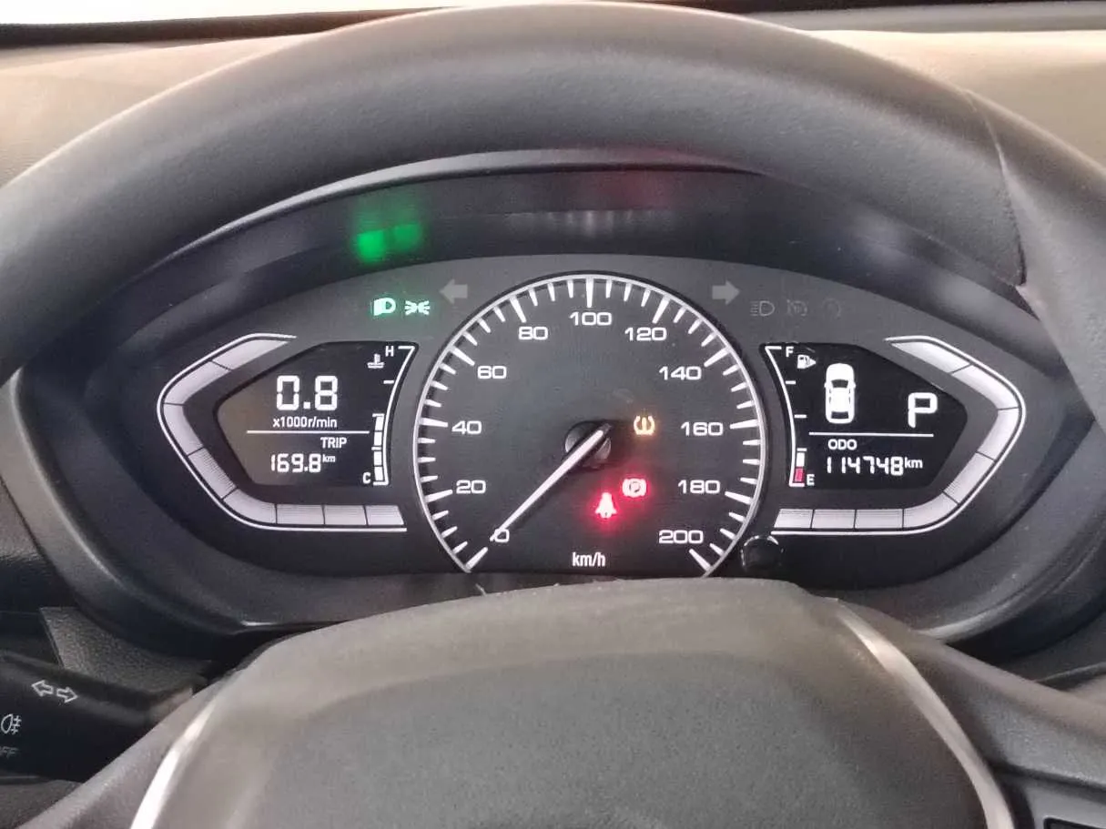 Car image 24