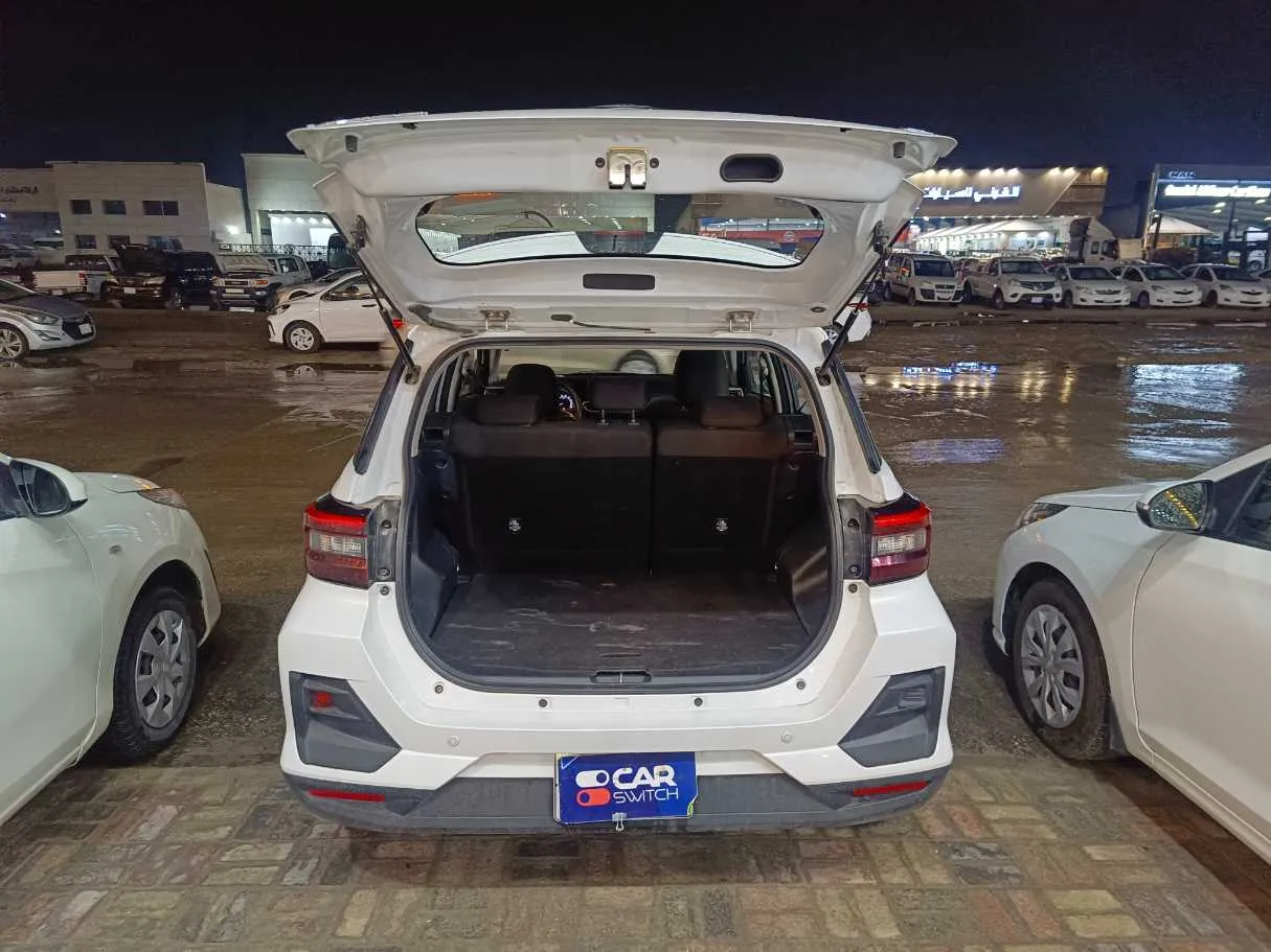 Car image 22