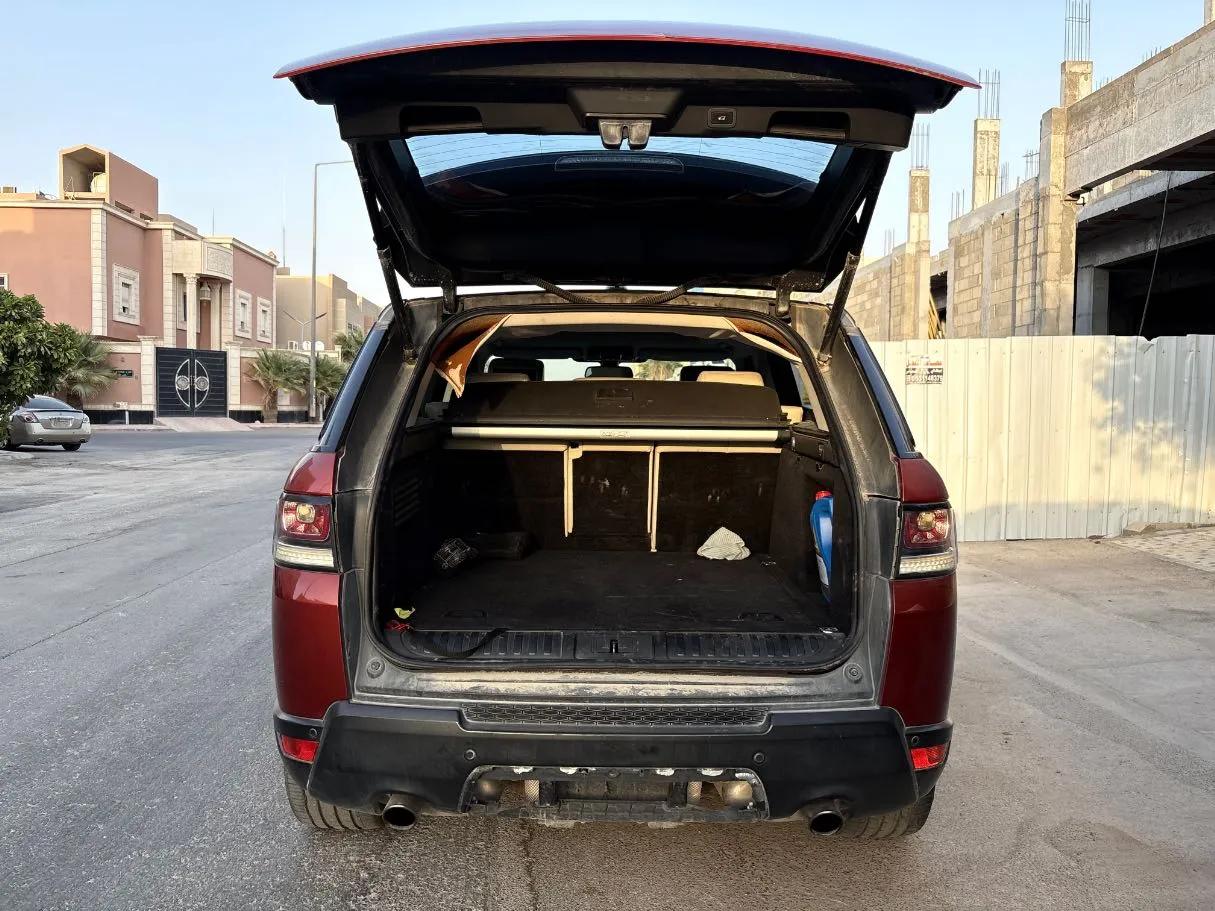 Car image 24