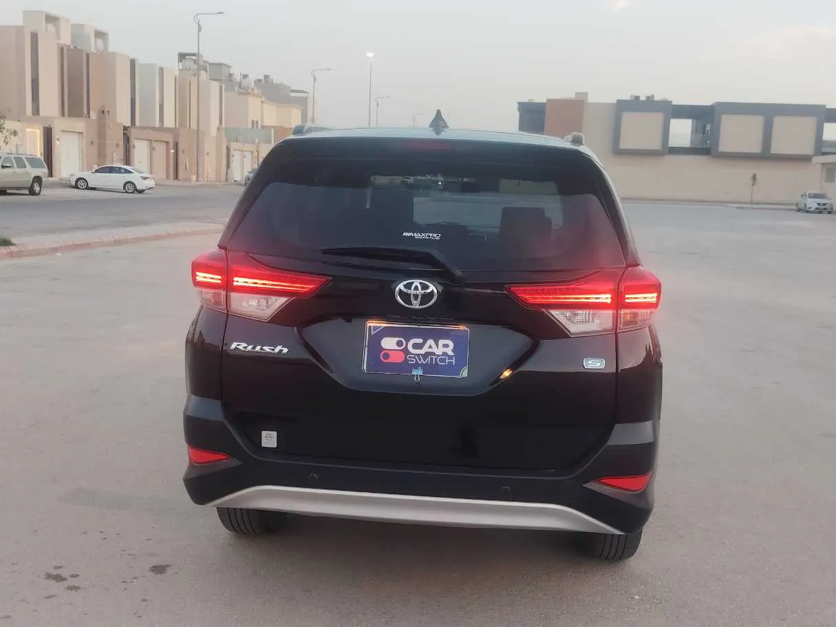 Car image 6