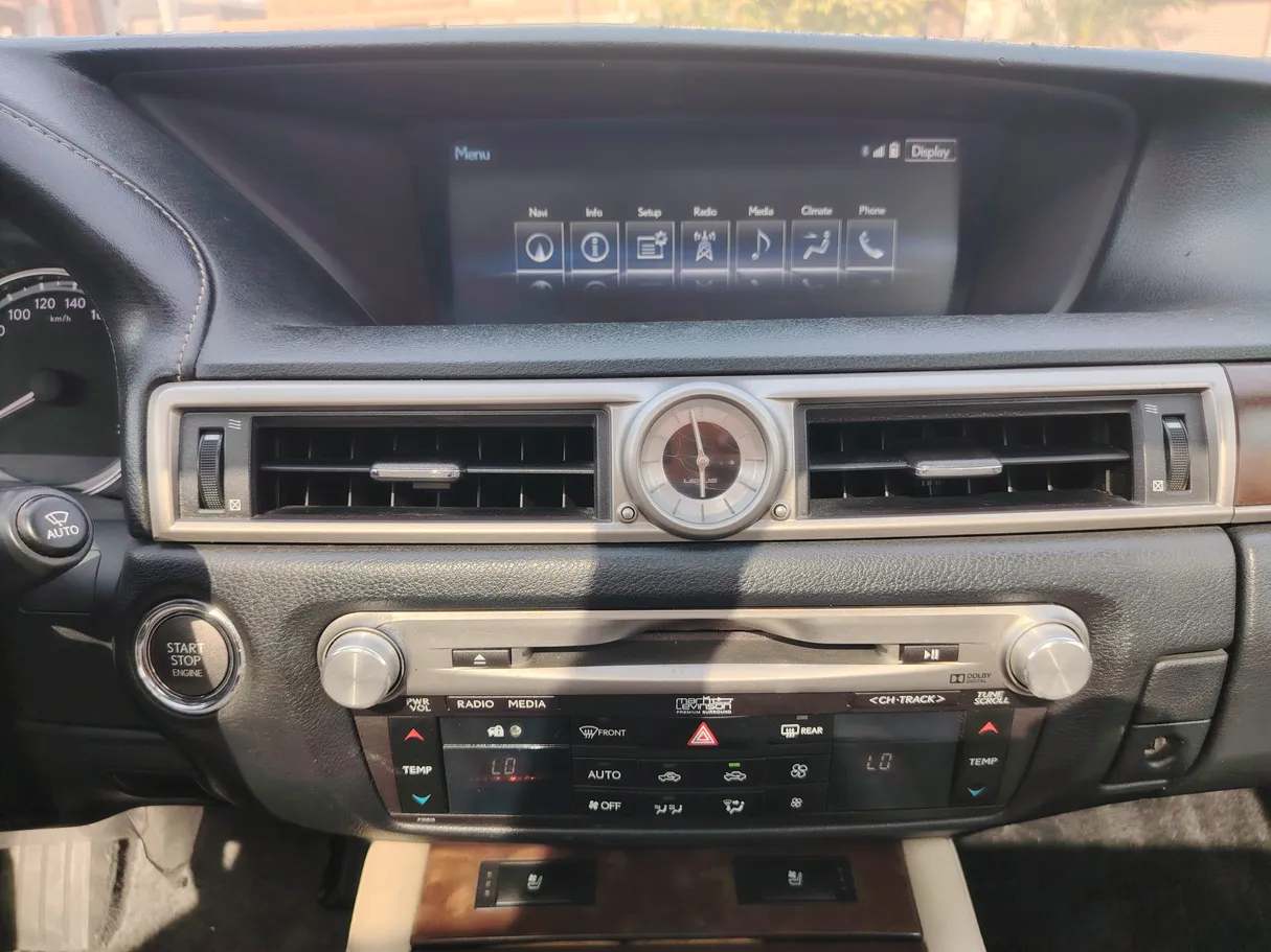 Car image 20