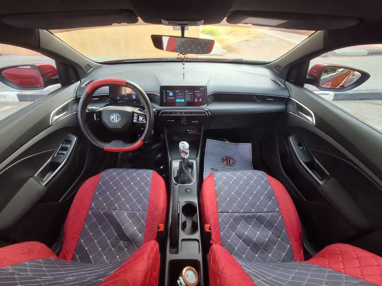 Car image 15