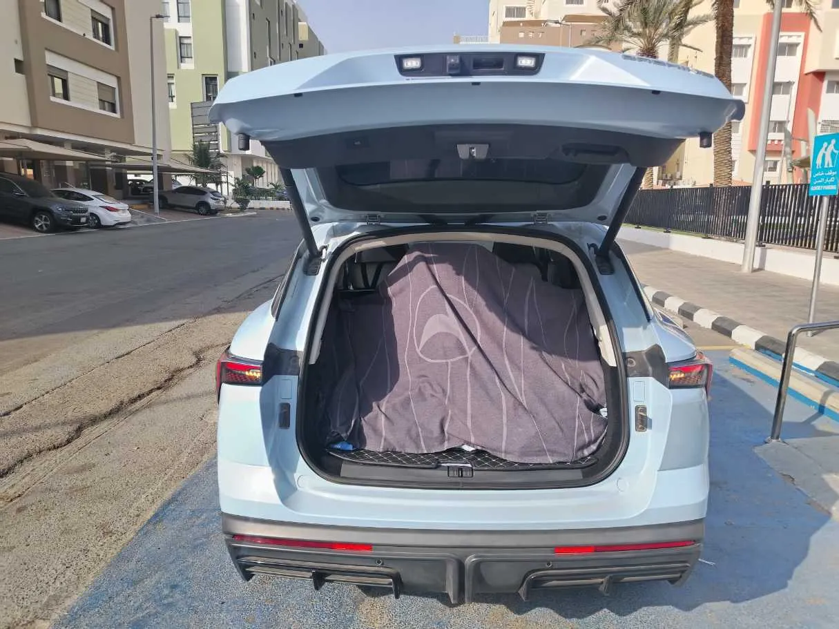 Car image 21