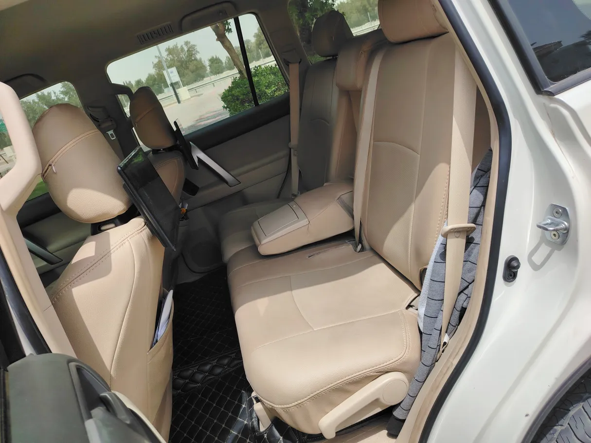 Car image 15