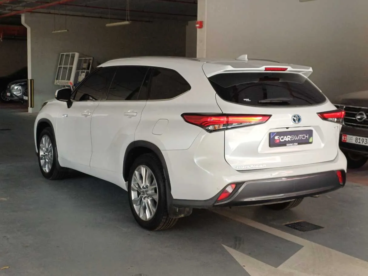 Car image 7