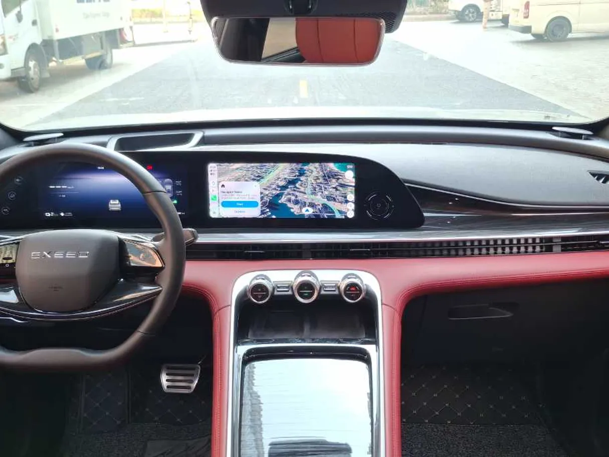 Car image 16