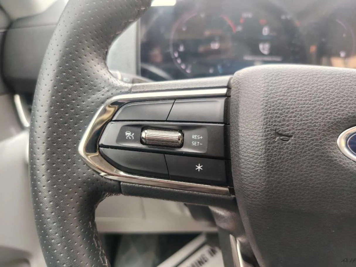 Car image 34