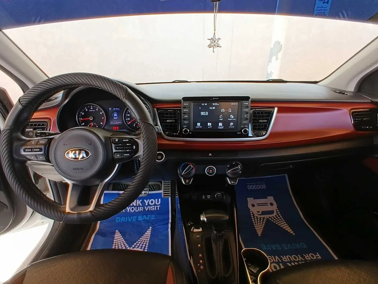 Car image 15