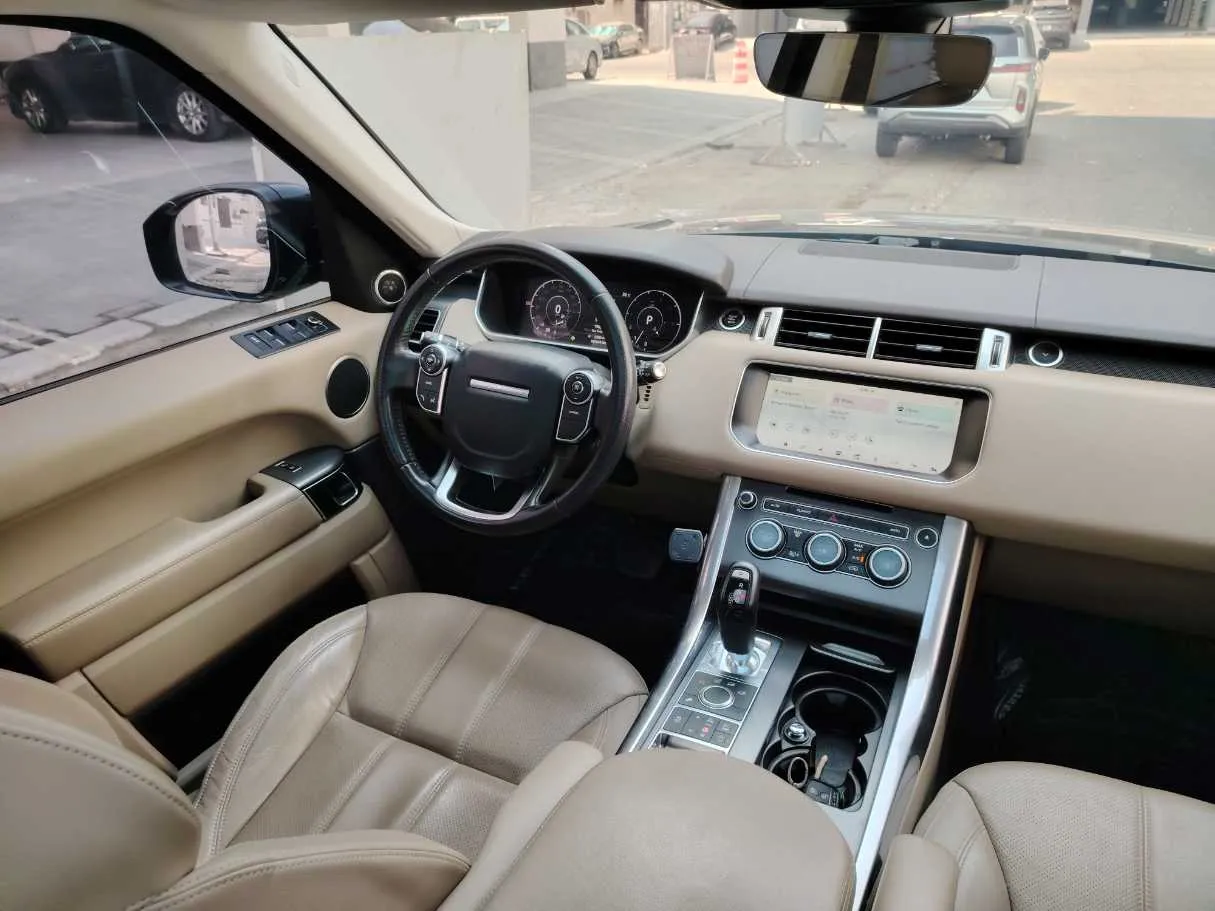 Car image 24