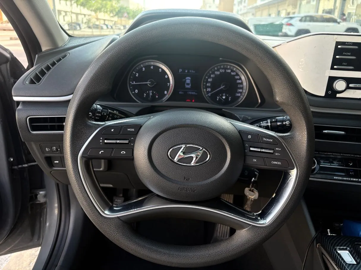 Car image 22