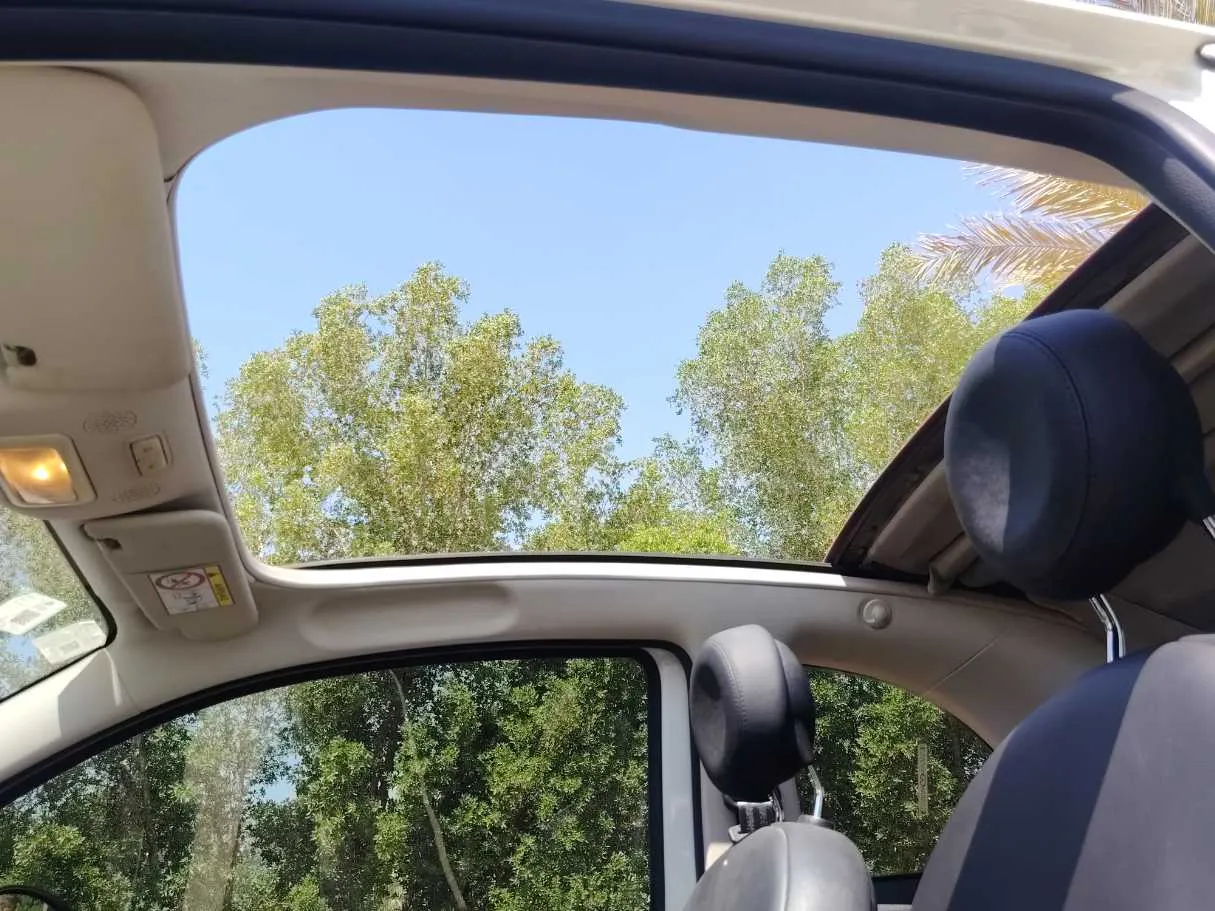 Car image 14