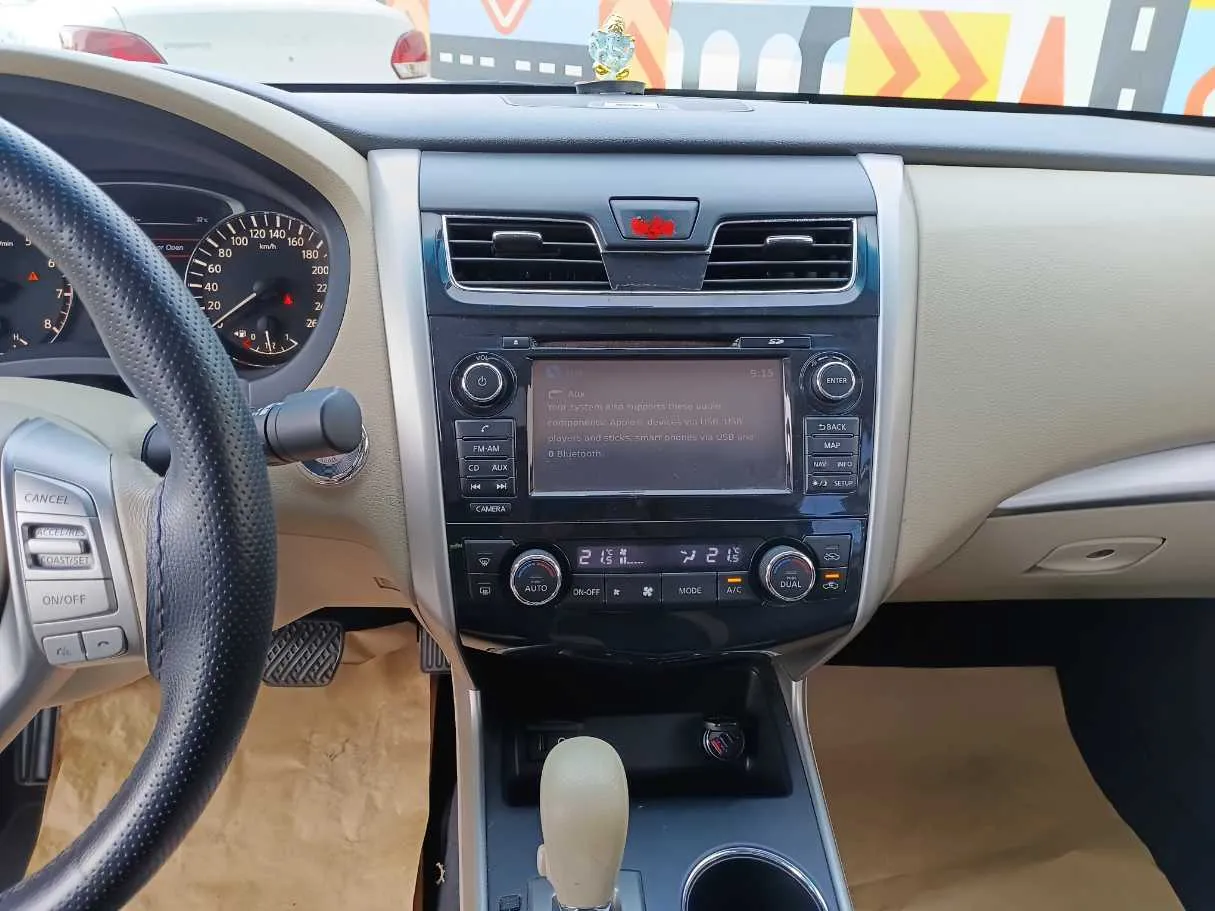 Car image 16