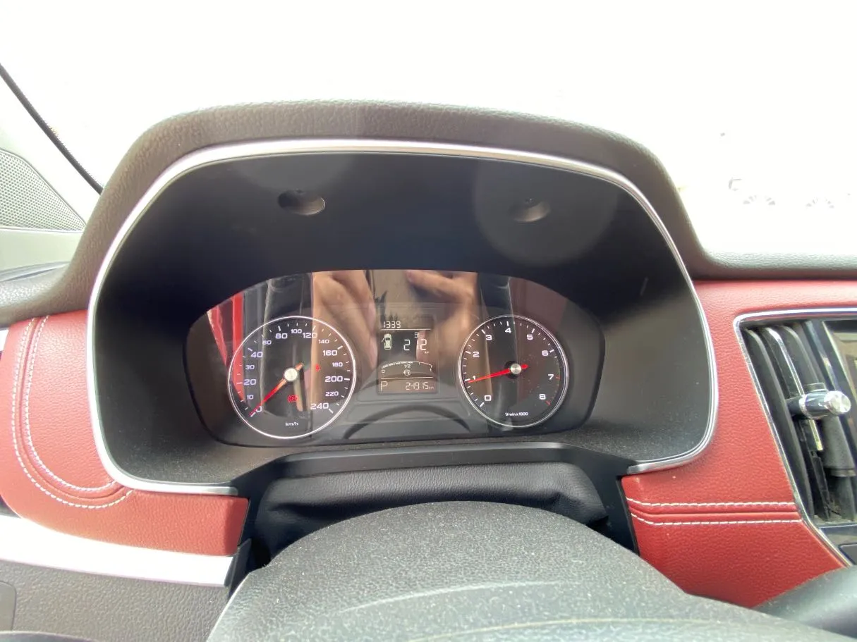 Car image 19