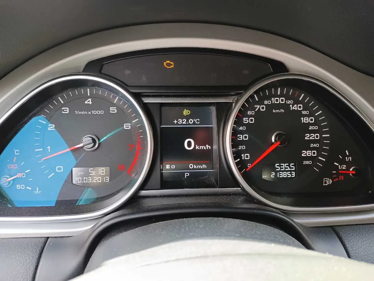 Car image 19