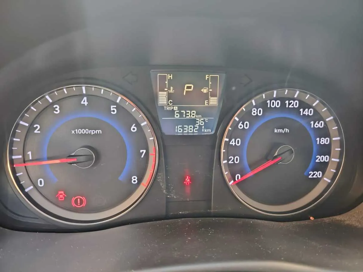 Car image 27