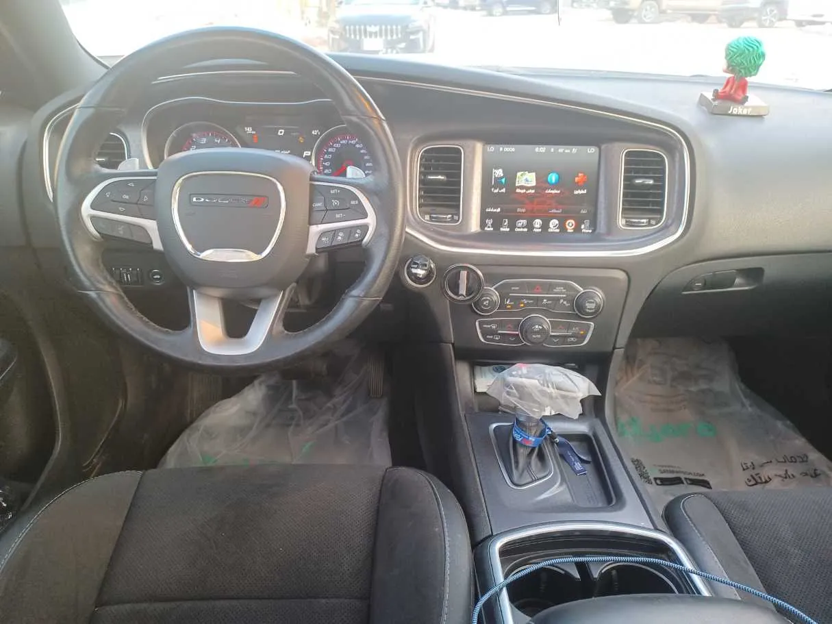 Car image 15