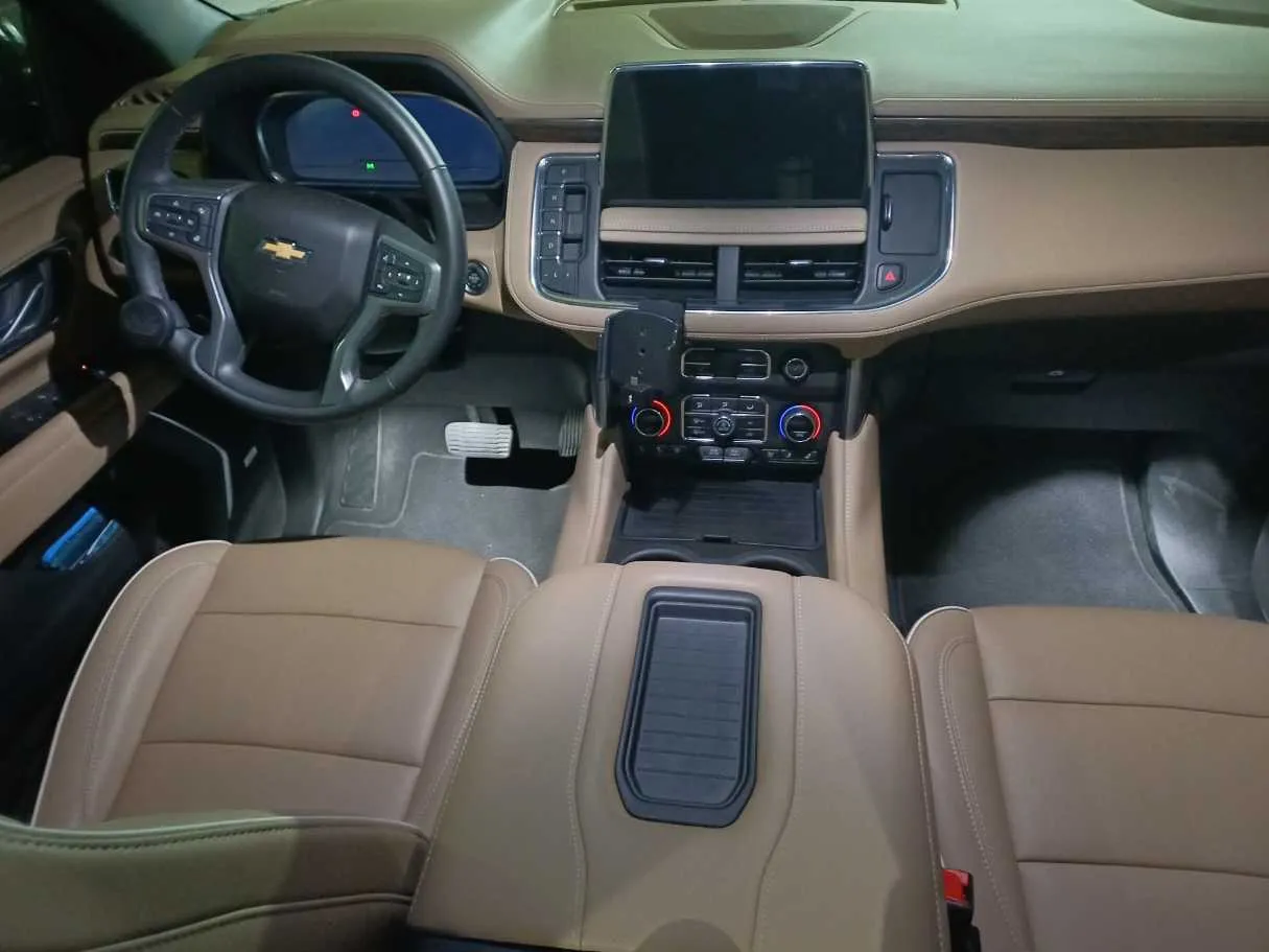 Car image 16