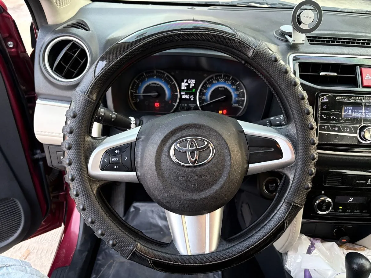 Car image 22