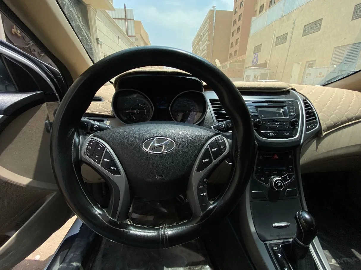 Car image 10
