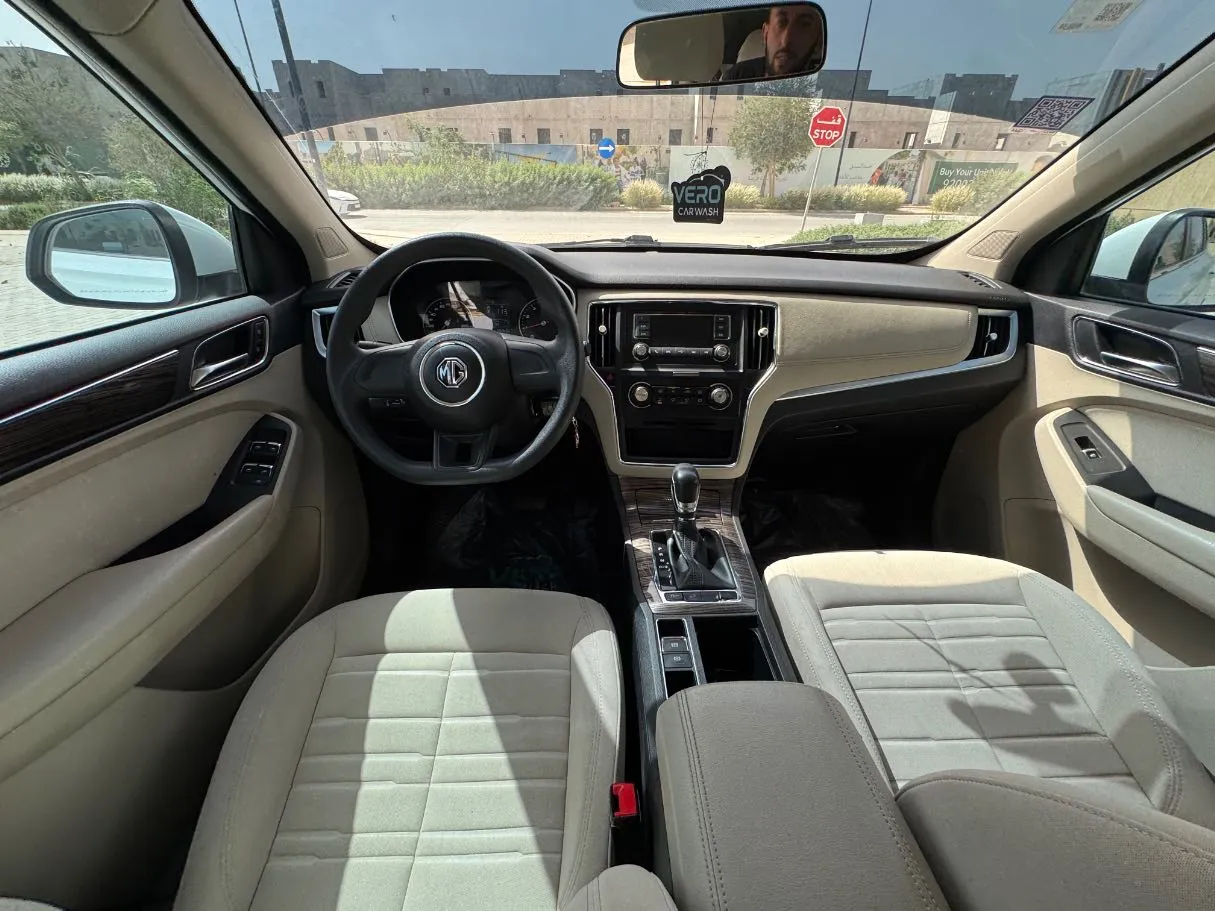Car image 15