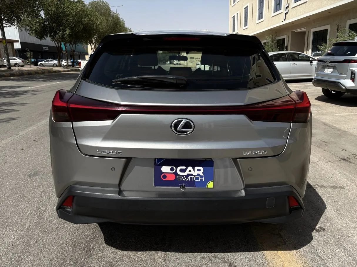 Car image 6