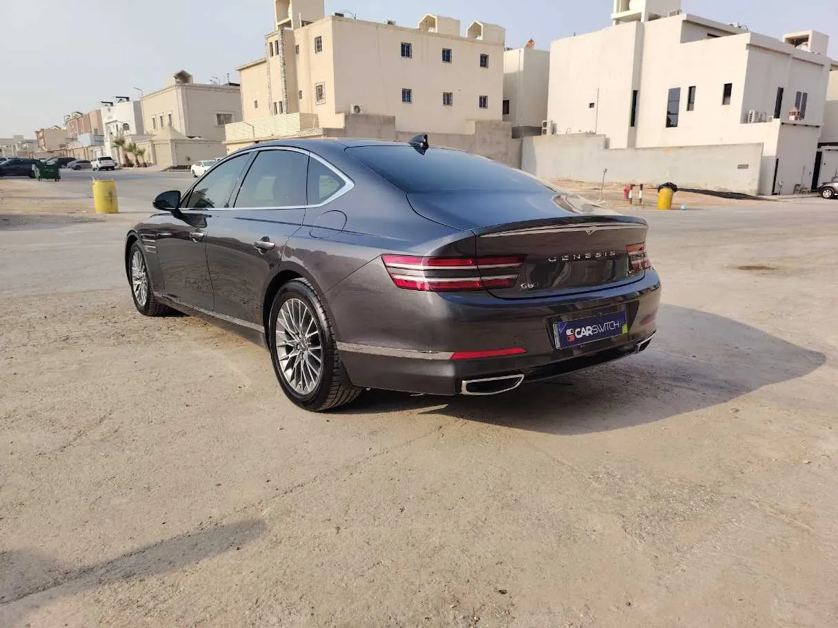 Car image 8