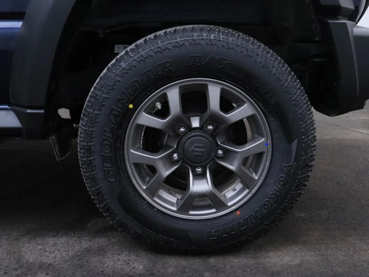 Car image 7