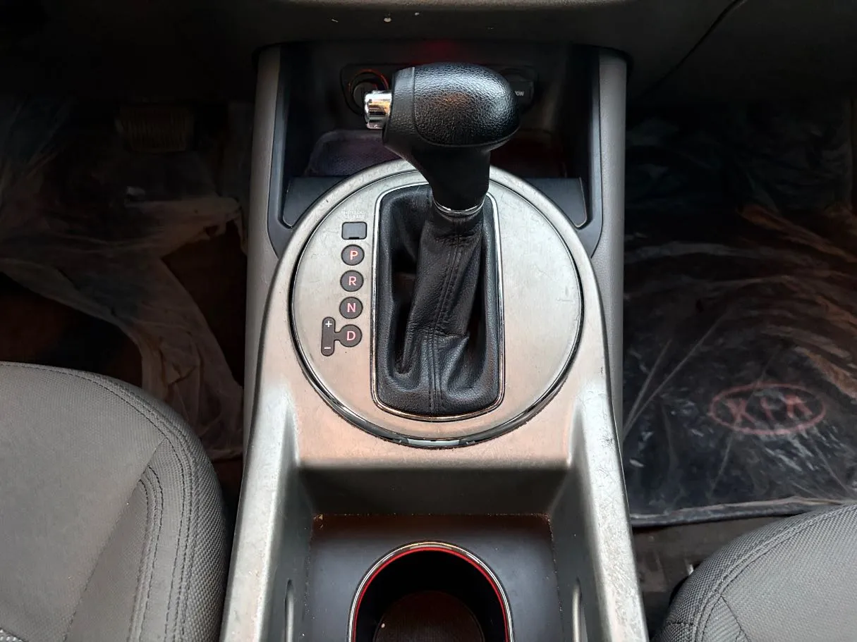 Car image 19