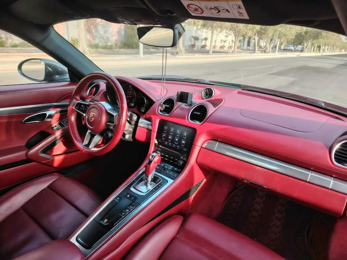 Car image 35
