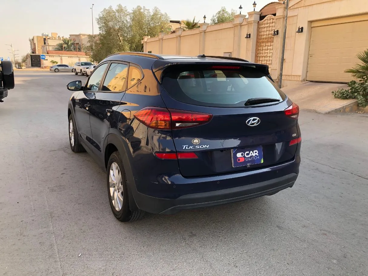Car image 7