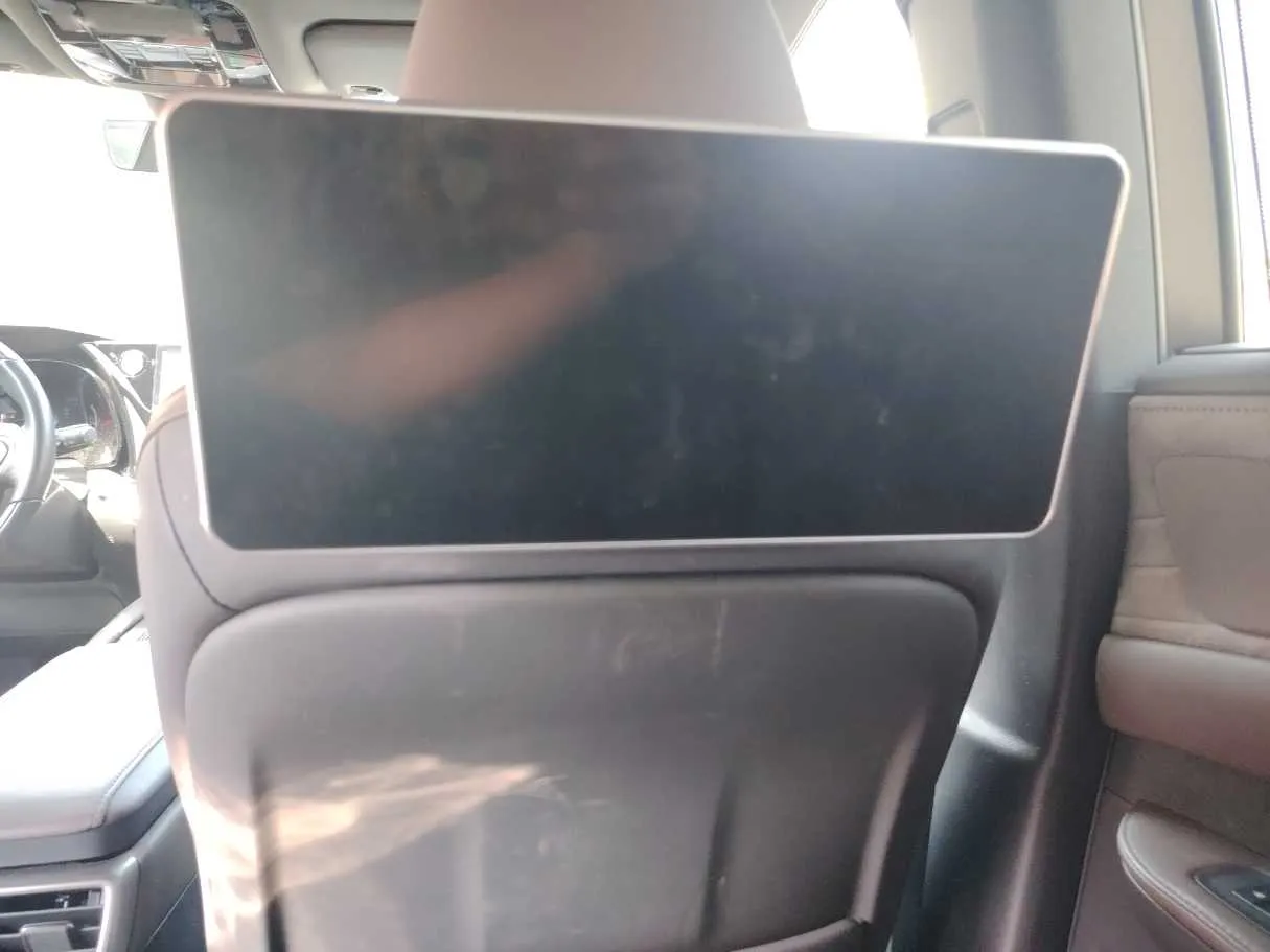 Car image 35