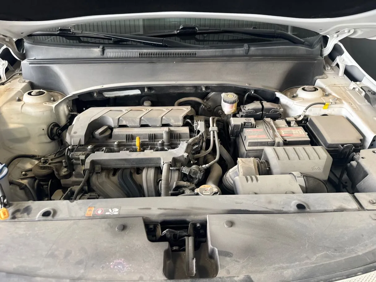 Car image 16