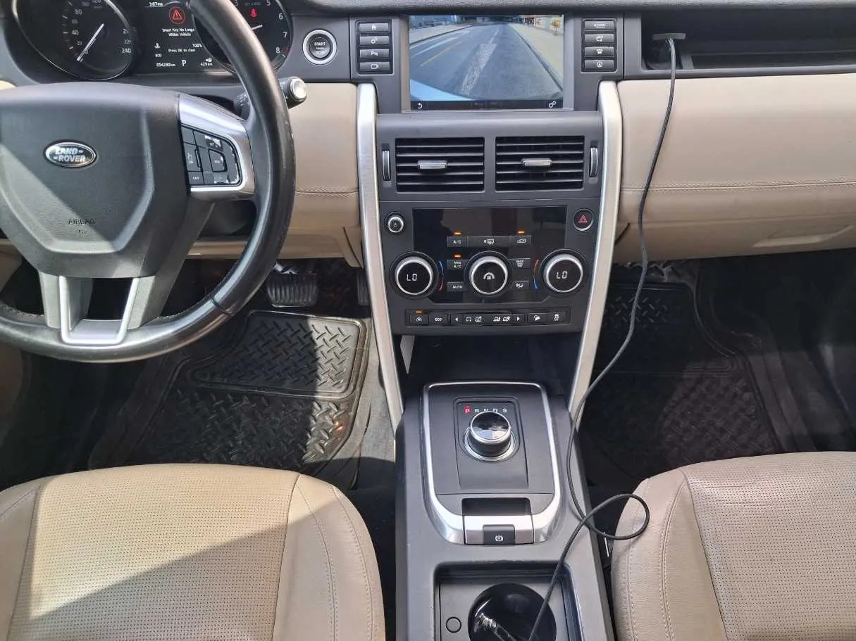 Car image 15