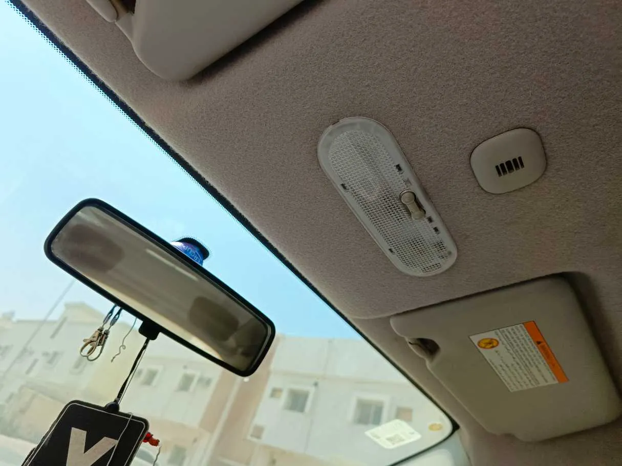 Car image 30