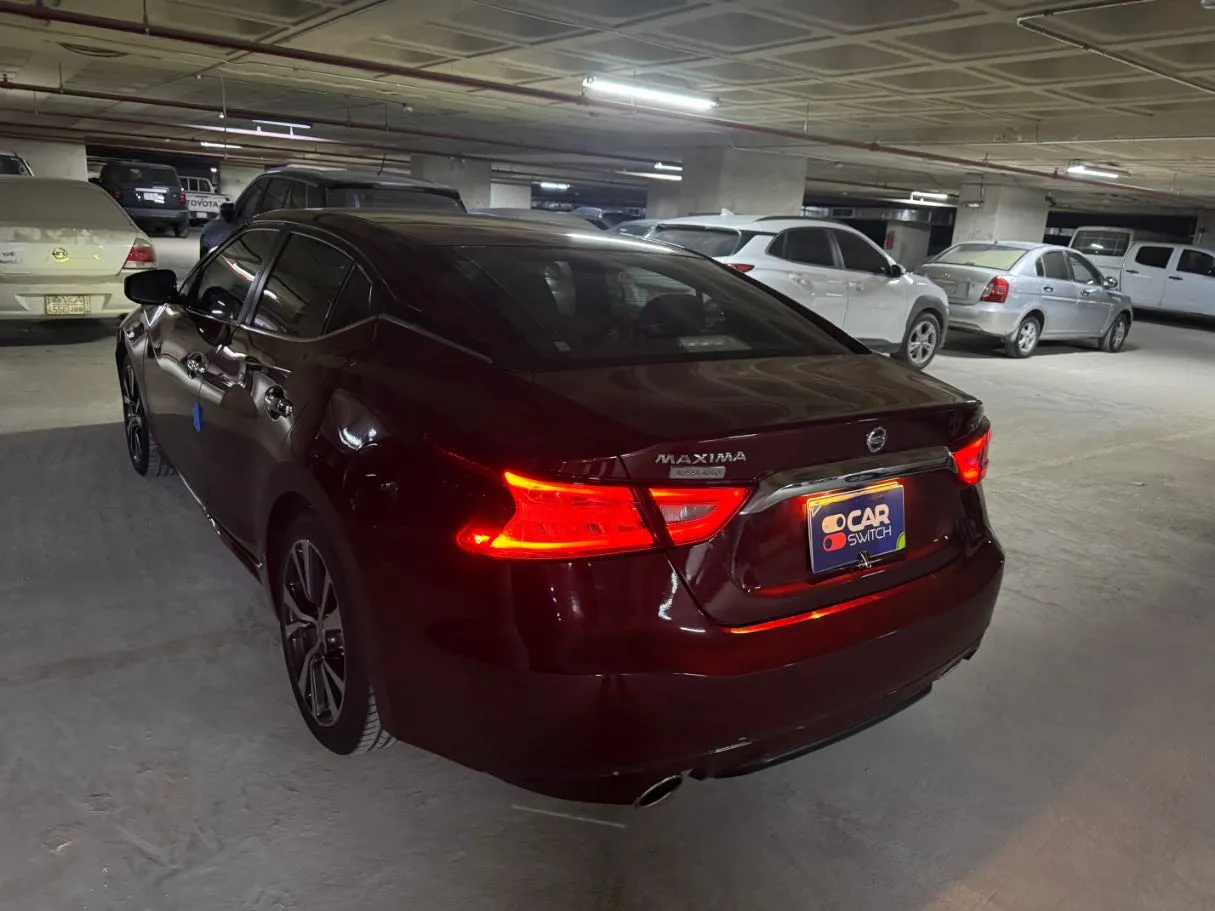 Car image 7