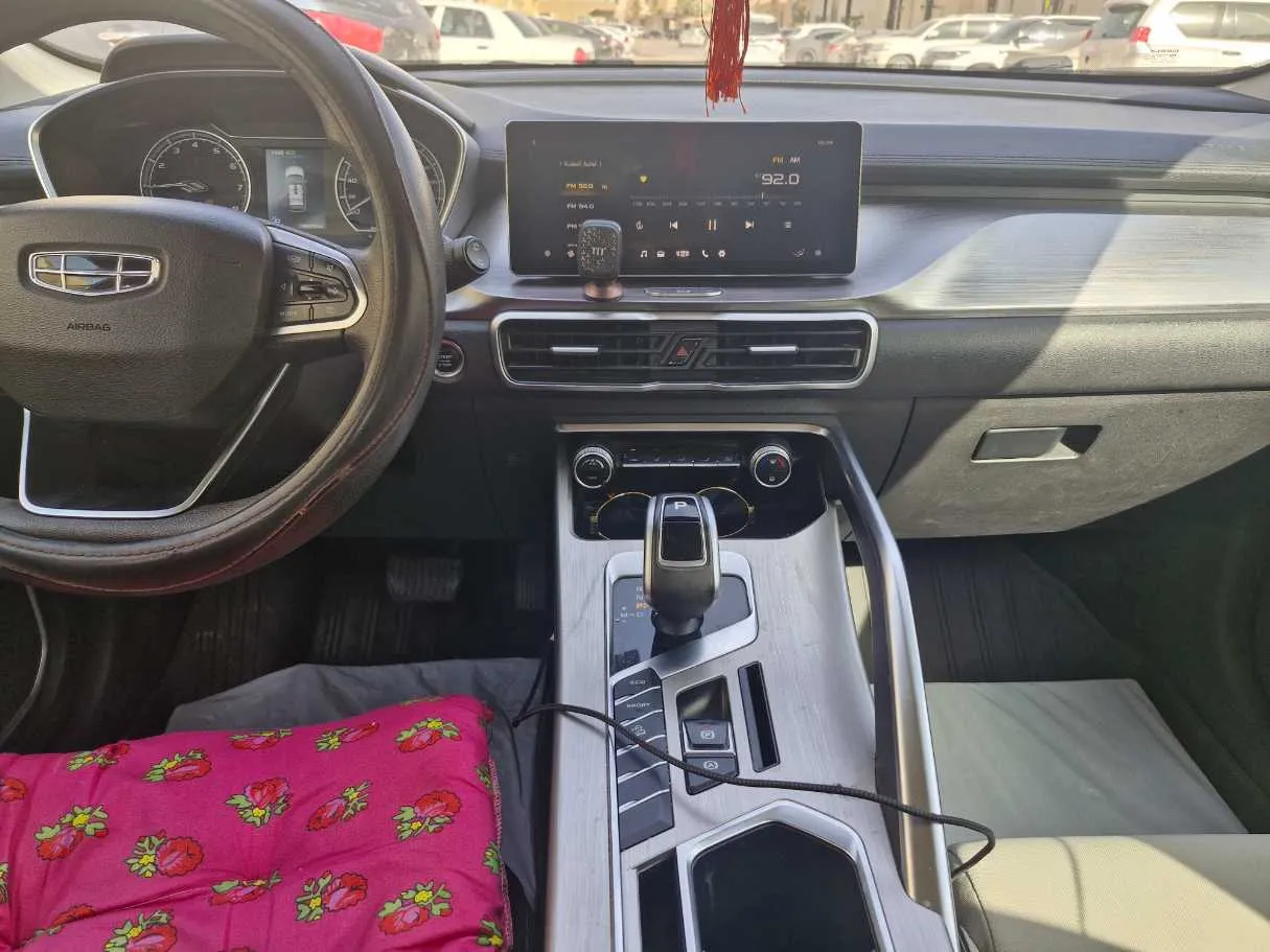 Car image 15
